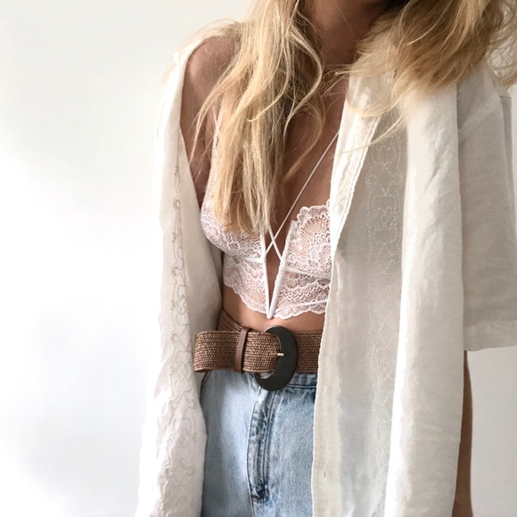 Plunge Lace Bralette in WHITE - Picture 5 of 8